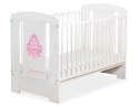 Drewniane białe łóżeczko dla niemowląt 120x60cm Glamour biało-różowe