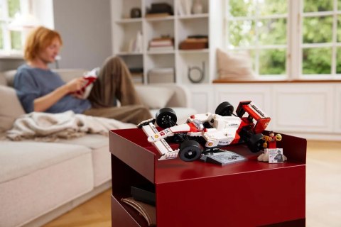 LEGO Icons McLaren MP4/4 i Ayrton Senna 10330