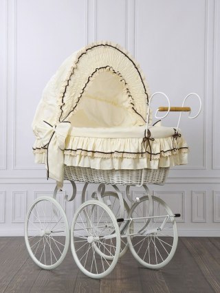 Wiklinowy kosz Mojżesza Retro ze składaną budką Emma - biały + kremowa pościel z koronką