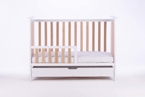 DREWEX Łóżeczko tapczanik LEO DELUX szuflada, barierka biały / buk