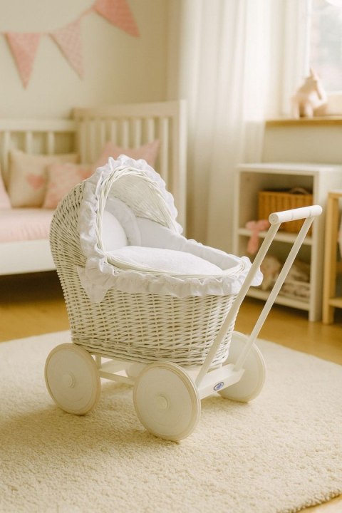 Wiklinowy wózek dla lalek pchacz z haftowaną pościelką i miękką wyściółką AURORA - biały