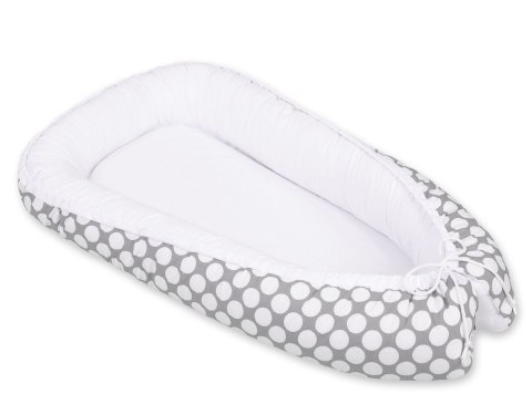 Kokon niemowlęcy dwustronny kojec otulacz Premium BOBONO- kółeczka szare/biały