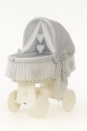 Wiklinowy kosz Mojżesza ze składaną budką Amelia - biały + szara pościel