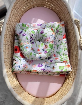 Kołderka z wypełnieniem i poduszka profilowana Miś - zestaw 2cz. - łąka