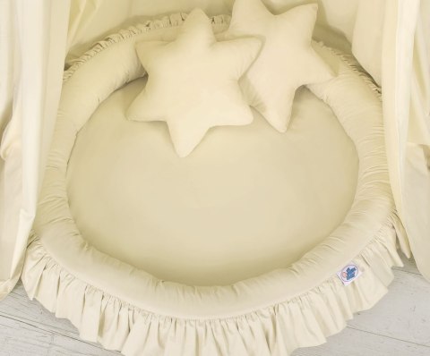 Zestaw: baldachim wiszący do pokoju dziecięcego, gniazdko z falbanką, poduszki - kremowy